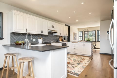 Spacious and modern kitchen.
