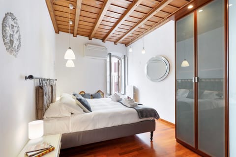 City Apartment | 1 bedroom, iron/ironing board, free WiFi, bed sheets