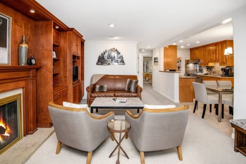 Condo, 2 Bedrooms | Living room | Smart TV