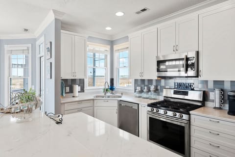 BP99: Chasing Tides | Mid Level Kitchen