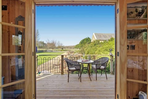 Dining at Blue Puffin Stays Short Lets & Serviced Accommodation 