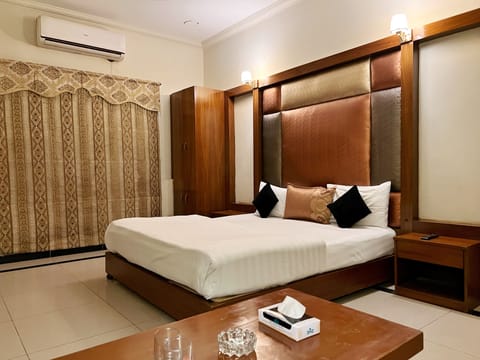 Family Double Room | Minibar, individually furnished, desk, laptop workspace