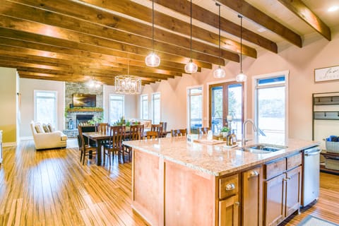 Main Living room and Dining Table