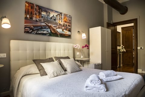 Superior Double Room | Minibar, in-room safe, desk, cribs/infant beds