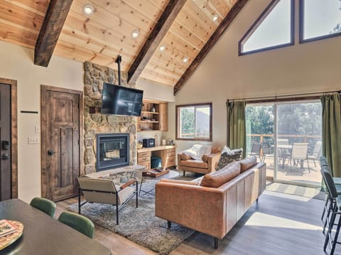 Mi-Wuk Village Vacation Rental | 3BR | 2.5BA | 1,778 Sq Ft