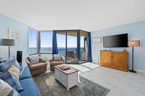 SIMPLE AND ELEGANT ACCOMMODATIONS RIGHT ON THE BEACH WITH VIEWS OF THE GULF