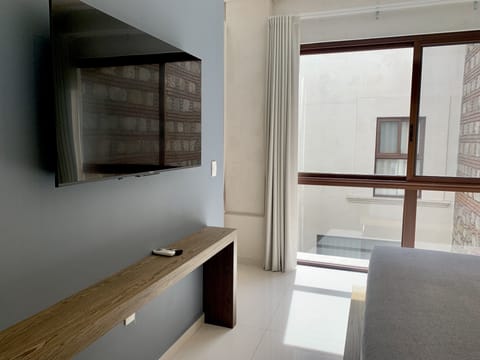 Deluxe Room | In-room safe, free WiFi, bed sheets