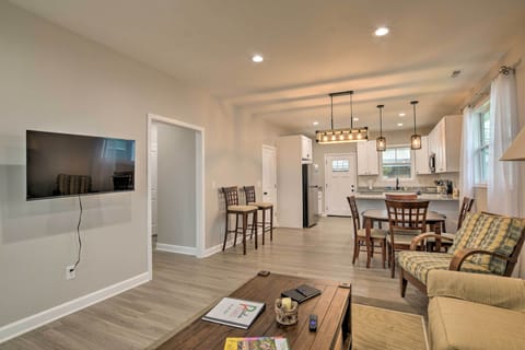 Greenville Vacation Rental | 3BR | 2BA | 4 Stairs to Access | 1,350 Sq Ft