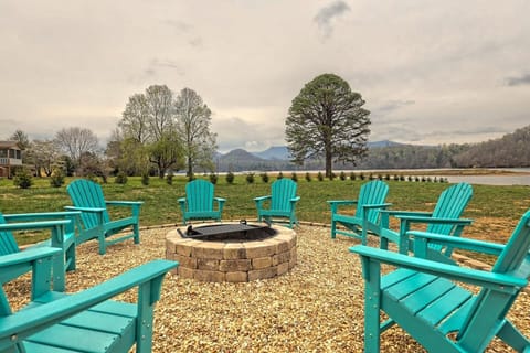 See yourself sitting around a nice fire after a day on the lake, then making smores on the fire.... so relaxing.