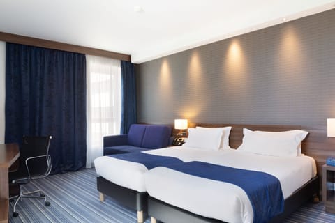 Standard Room, 2 Twin Beds (Free Breakfast) | Premium bedding, individually furnished, desk, blackout drapes
