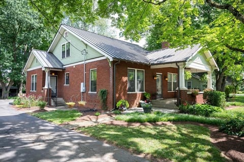 This home has a shared driveway with the neighboring home.