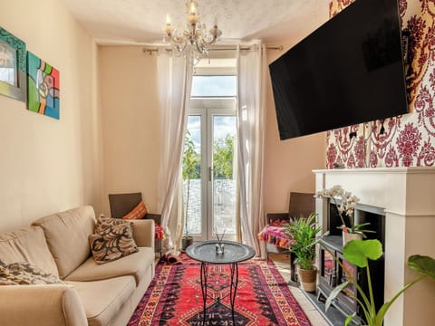 Living area | 6 Fairfield Road, Buxton 