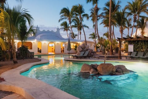 Outdoor pool, open 10:00 AM to 10:00 PM, pool umbrellas, sun loungers