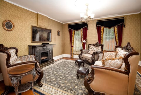 5ebd2147-8233-48f9-bf81-36e392710afa-4x