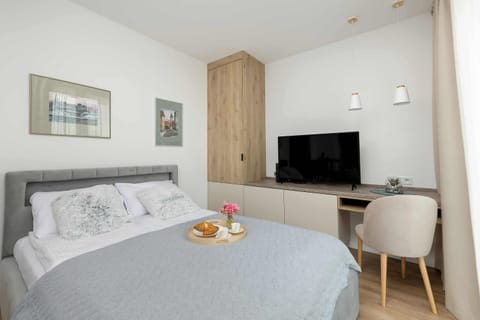 Unwind on the comfortable double bed.