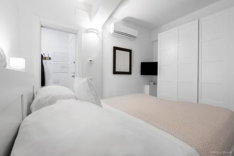 1 bedroom, iron/ironing board, WiFi (free), bed sheets