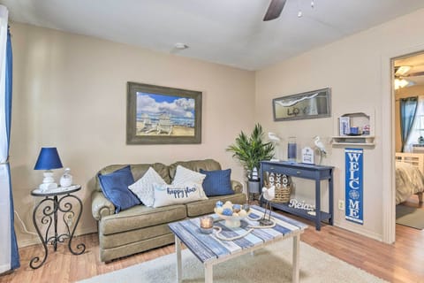 Aransas Pass Vacation Rental | 2BR | 1BA | 850 Sq Ft | 1 Step Required