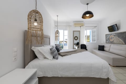 Superior Studio, Sea View (Apollonia) | Hypo-allergenic bedding, iron/ironing board, free WiFi