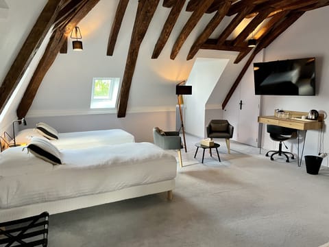 Quadruple Room | Egyptian cotton sheets, premium bedding, pillowtop beds, minibar