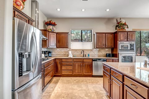 Fully Equipped Kitchen with Stainless Steel Appliances