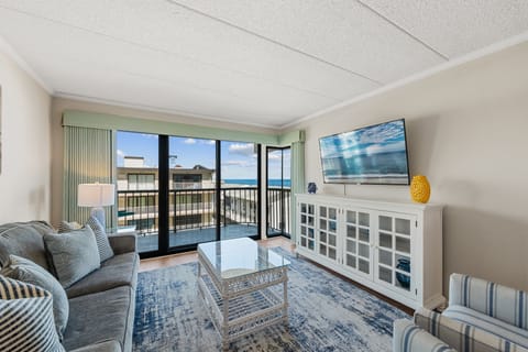 Welcome to Summer Beach 407!
