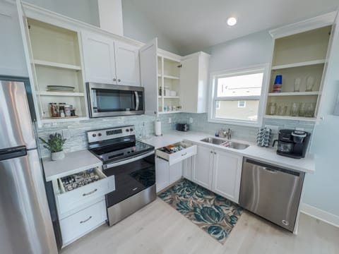 Open Kitchen area to cook those great family diners.