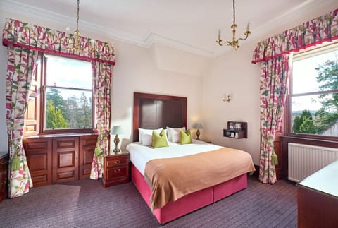 Standard Double Room | In-room safe, desk, iron/ironing board, free WiFi