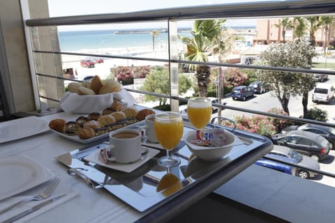 Superior Double Room | Restaurant