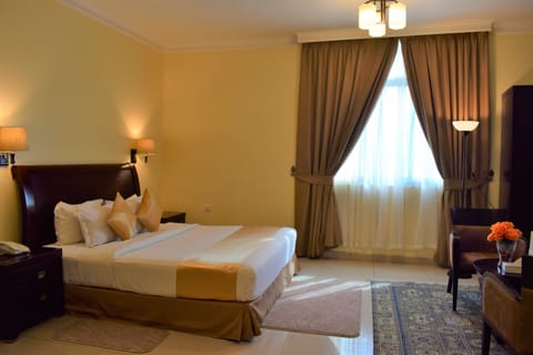 Deluxe Studio (King) | In-room safe, soundproofing, iron/ironing board, free WiFi