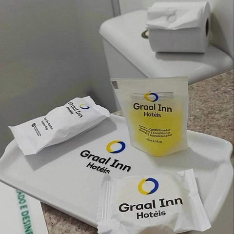 Deluxe Triple Room, 3 Twin Beds | Bed sheets