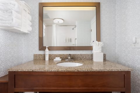 Combined shower/tub, deep soaking tub, free toiletries, hair dryer