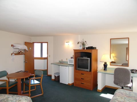 Room, 2 Queen Beds, Kitchenette | Private kitchenette | Fridge, microwave