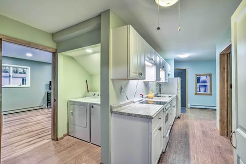 Kitchenette | Washer & Dryer