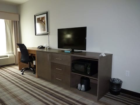 Premium bedding, desk, soundproofing, iron/ironing board