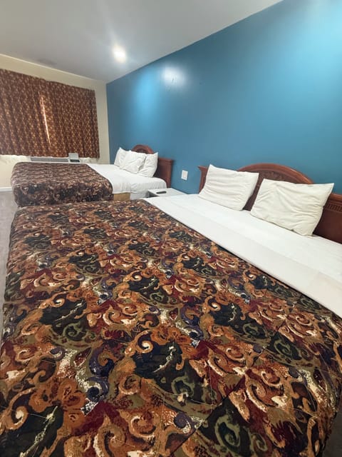 2 King Beds, Non Smoking | Premium bedding, down comforters, pillowtop beds, desk