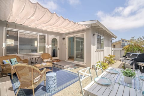 Welcome to "Ocean Spray"! One Block to the Beach!
