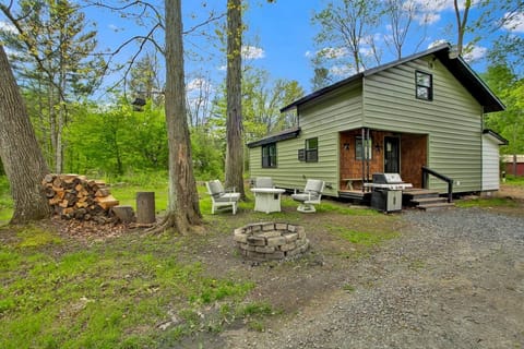 Alpine Village Retreat hosted by MVR Vacation Rentals, Inc. 570-948-1293