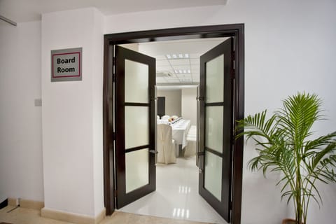 Meeting facility