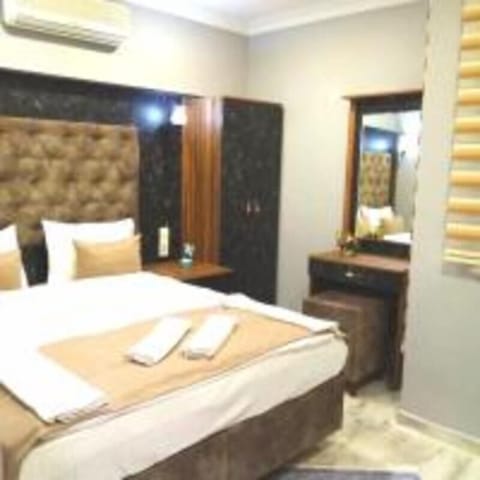 Standard Room | Desk, iron/ironing board, free WiFi
