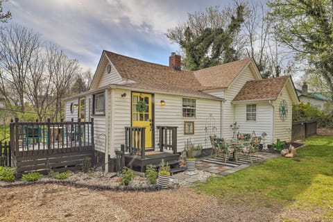 Woodfin Vacation Rental | 2BR | 1.5BA | 916 Sq Ft | Steps Required