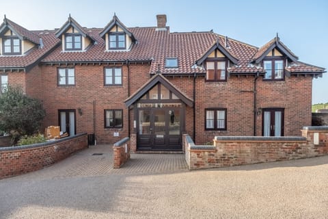 Apartment Eight by the Sea, Sheringham: A second floor apartment, with an allocated parking space, perfectly located on the sea front in charming Sheringham
