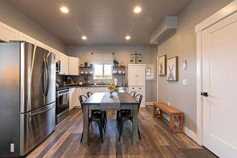dining area in kitchen