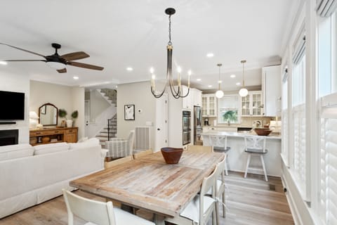 Dining area, living room & kitchen - Open layout