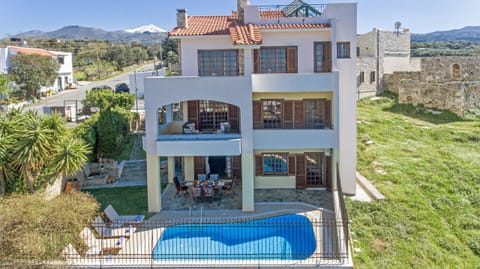 Dim Art Villa - with private pool