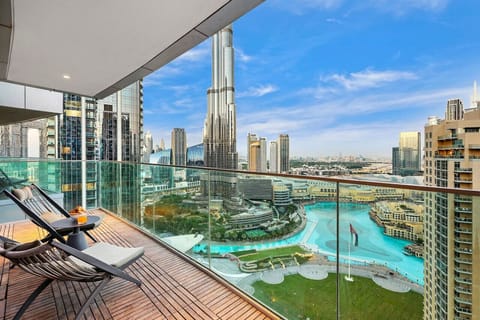 Balcony Retreat: Breathtaking city views from your private outdoor oasis! Enjoy the skyline!