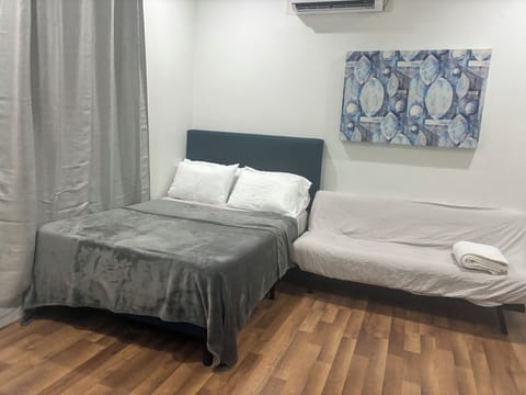 Queen size bed