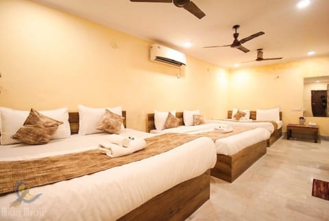 Family Double Room | Free WiFi