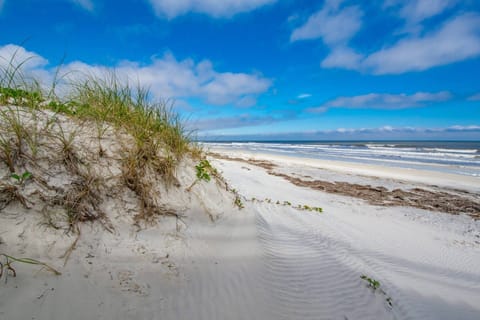 House (Gathering Shore) | Exterior