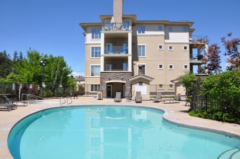Pinnacle Pointe Resort