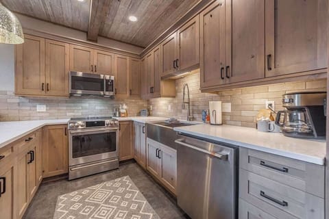 Eat and stay here, you won't regret it.